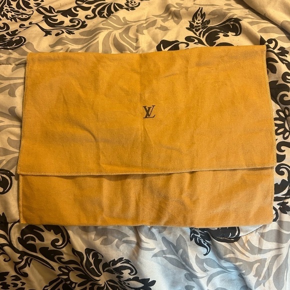 Lv dust bag